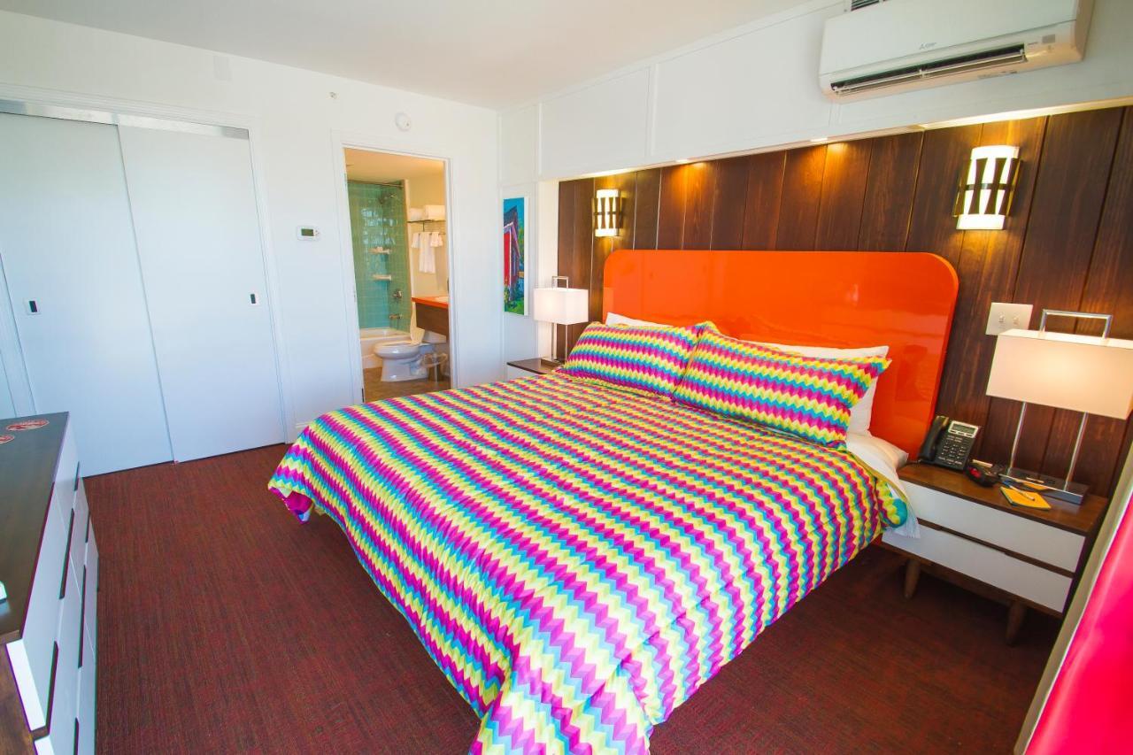 Mother Earth Motor Lodge Кинстън Екстериор снимка