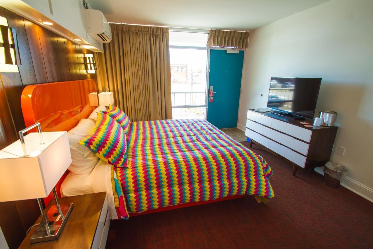 Mother Earth Motor Lodge Кинстън Екстериор снимка
